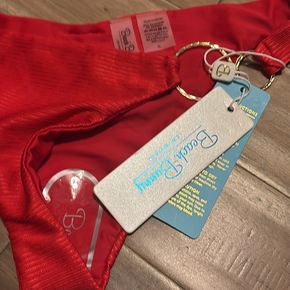 Beach Bunny Nadia Skimpy Bottom NWT - Picture 4 of 4